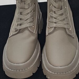 Woman Brown Lace-Up Boots